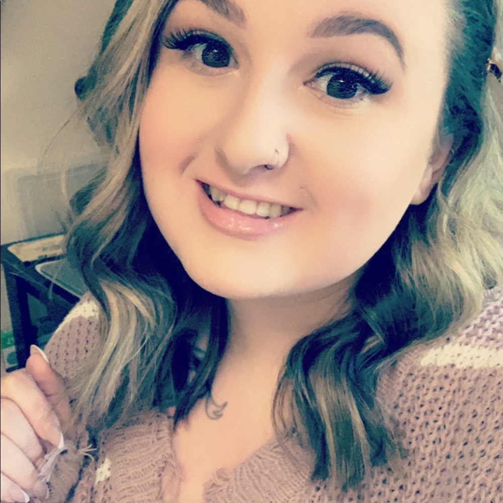 Meet your Posher, Nicole